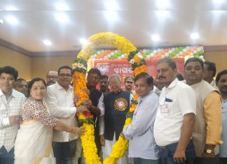 ଆନ୍ଧ୍ରାପ୍ରଦେଶର ମହାମହିମ ରାଜ୍ୟପାଳ ବିଶ୍ୱଭୂଷଣ ହରିଚନ୍ଦନଙ୍କୁ ବ୍ରହ୍ମପୁର ରେ ସମ୍ୱର୍ଦ୍ଧନା l
