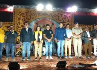 ମହାନଗର ମହୋତ୍ସବର ଚତୁର୍ଥ ସନ୍ଧ୍ୟା। ସ୍ୱୟଂ ପାଢ଼ୀଙ୍କ କଣ୍ଠ ର ଯାଦୁରେ ଝୁମିଲେ ଦର୍ଶକ।