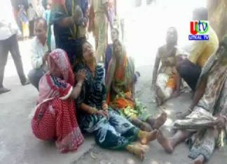 ଦିଗପହଣ୍ଡି ପୋଡ଼ାମାରୀ ଜାତୀୟ ରାଜପଥରେ ଘରୋଇ ଅଟୋରୁ ଖସିପଡ଼ି ଜଣେ୫ବର୍ଷ ଛାତ୍ରଙ୍କ ମୃତ୍ୟୁକୁ ନେଇ ଉତ୍ତେଜନା ।